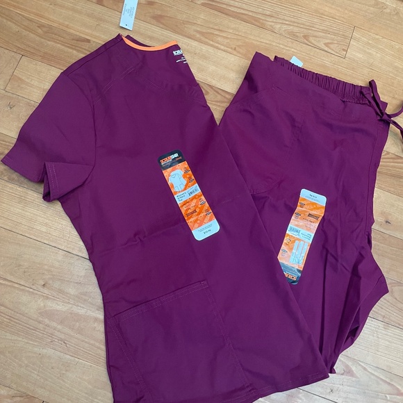 2 xl scrub Set pants and top both new purple - Picture 1 of 8